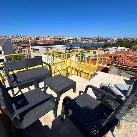 I1 House With Lovely Seaview Terrace 4*