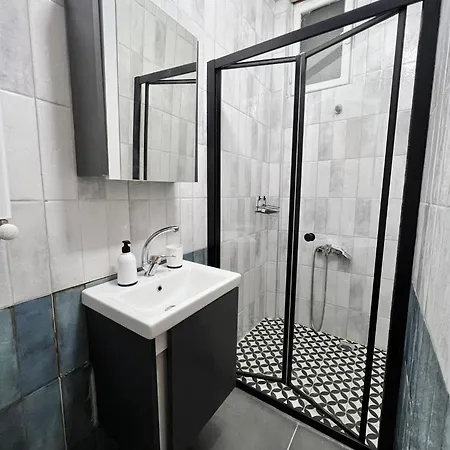 Hotel apartamentowy I1 With Lovely View By The Tram Stambuł