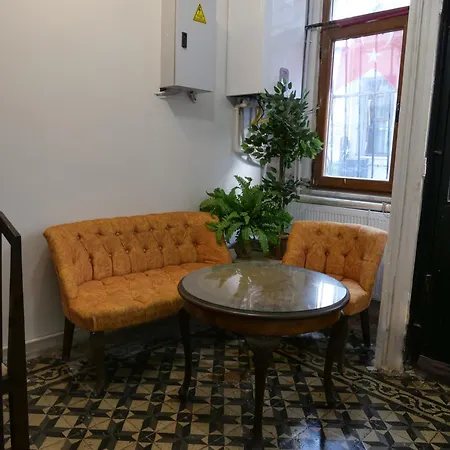 Hotel apartamentowy I1 With Lovely View By The Tram Stambuł